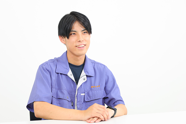 機械製造課　中島さん